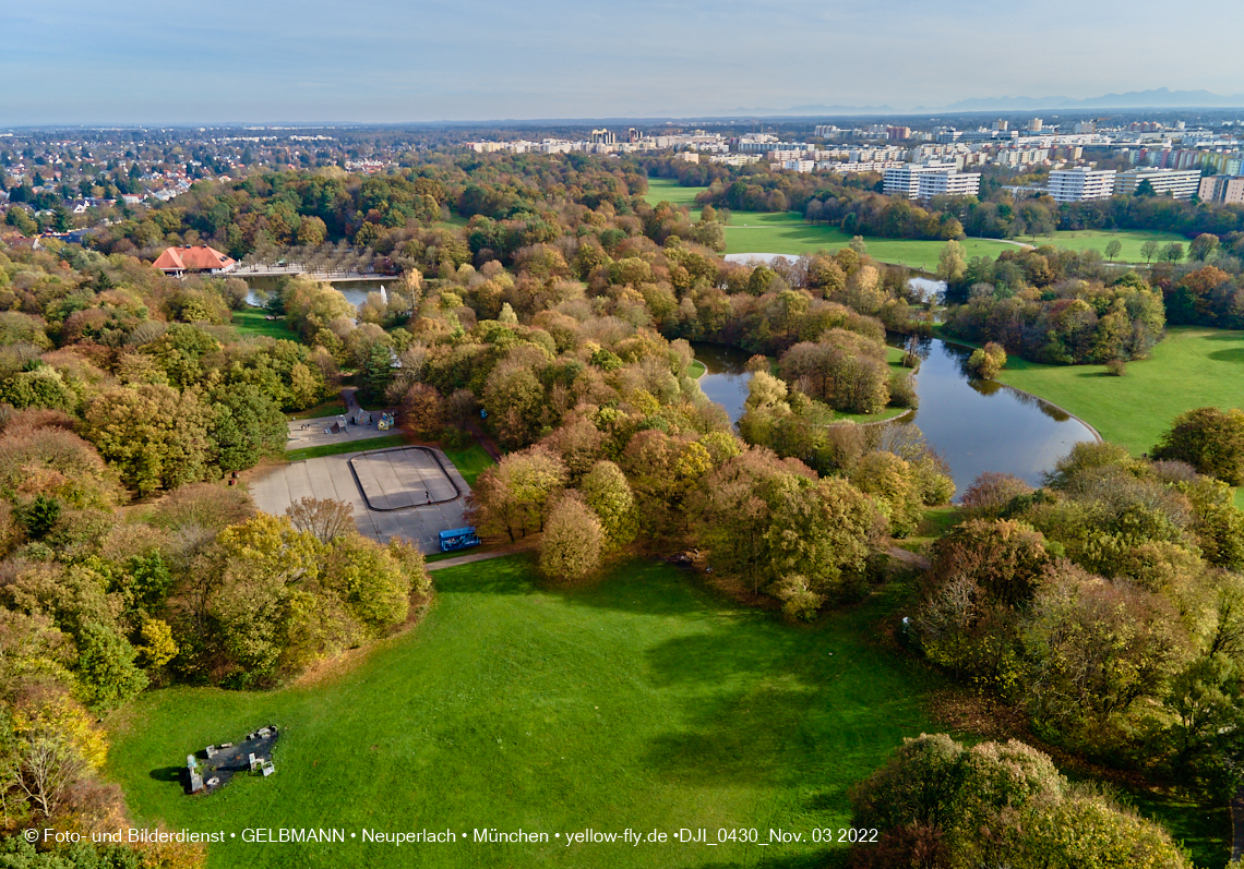03.11.2022 -  Ostparksee mit Umgebung in Neuperlach